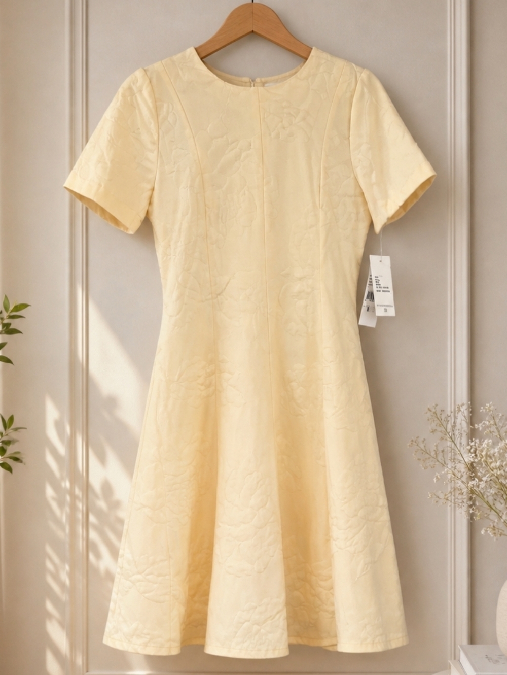 Julia Jordan Frolal Jacquard Fit&Flate Dtess